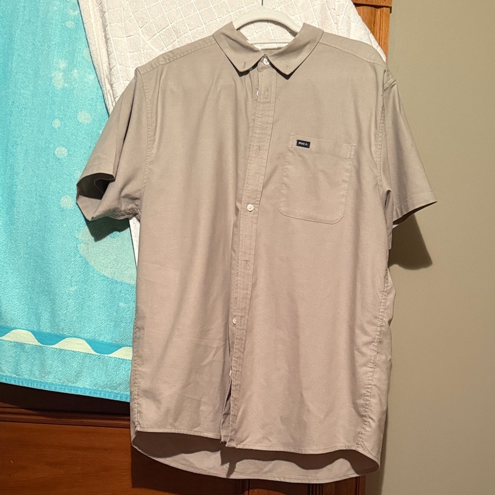 RVCA Men's Tan Short Sleeve Button Down Shirt